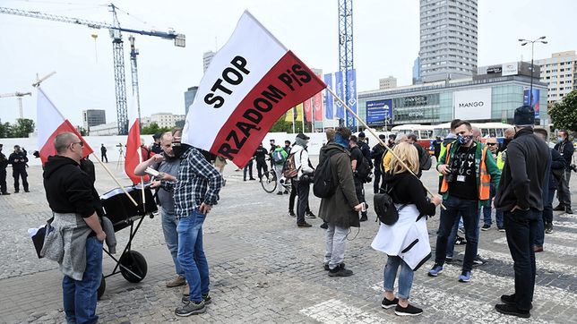 Protest przedsiębiorców w Warszawie. Paweł Tanajno zatrzymany przez policję