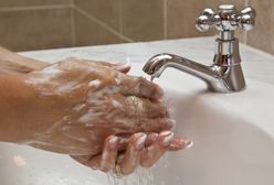 Swędzące dłonie to pierwszy znak, że źle myjesz ręce