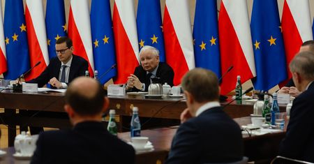 Kulisy spotkania z opozycją. Kaczyński przestrzega przed atakiem Rosji na Polskę, Tusk uderza węglem w Morawieckiego