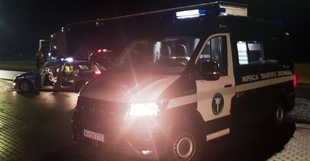 Kierowca się nie krępował. Od razu wyznał, co robił w ciężarówce