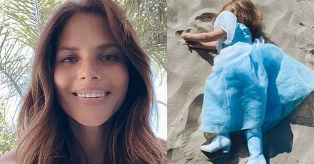 Weronika Rosati prowadza trzyletnią córkę w obcasach na plażę