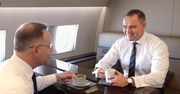 Nawrocki publikuje zdjęcie z Dudą w samolocie
