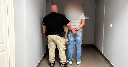 Pijany przyjechał na komisariat… własnym Mercedesem