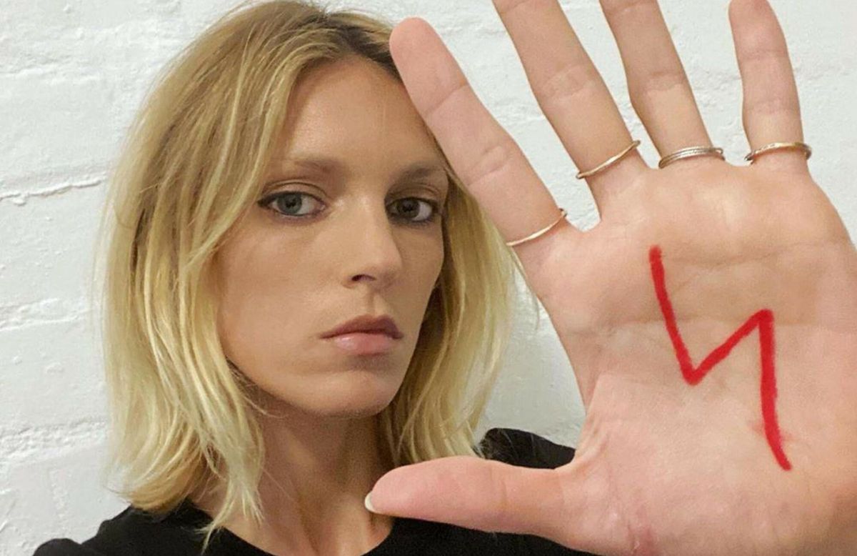 Anja Rubik na okładce "Vogue Polska". Wzięła udział w odważnej sesji