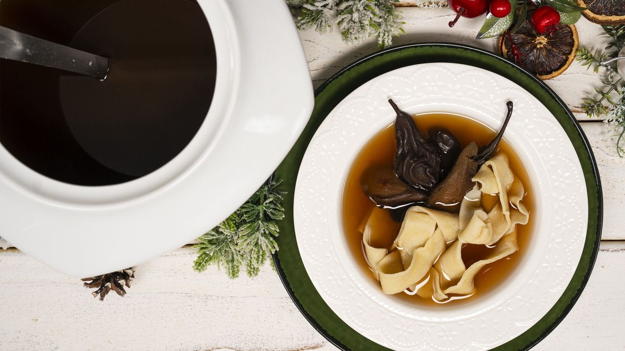 Ta zupa wigilijna z makaronem jest wyjątkowa. Smaki wprost z ziemi łódzkiej