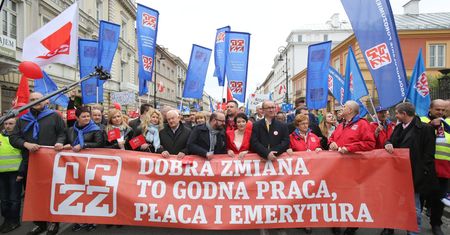 "Tego PiS nam nie zabierze!" - Polacy wyszli na ulice z okazji 1 maja