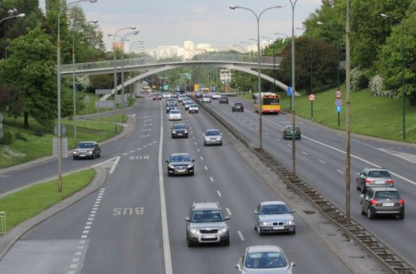 Cud nad Wisłą. Zamknięto most Łazienkowski, zmniejszyło się zanieczyszczenie powietrza!