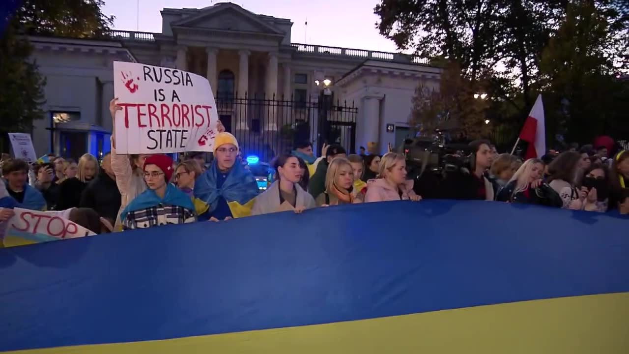 Manifestacja przed ambasadą Rosji w Warszawie