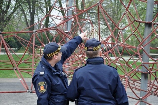 Strażnicy miejscy skontrolowali place zabaw. Najbezpieczniej na Mokotowie, Wilanowie i Ursynowie