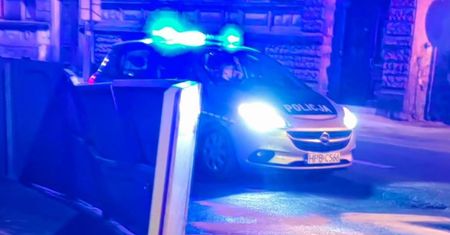 Biały bus zabrał dziewczynki. Zgłosiła policji. Zaskakujący finał