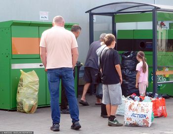106 butelkomatów w mieście. Mieszkańcy narzekają na maszyny