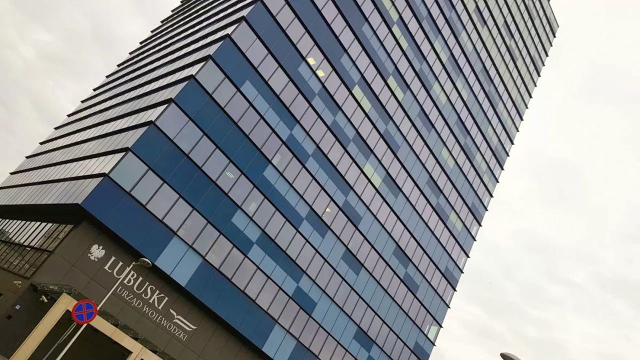 Były dyrektor LUW oskarżony o niegospodarność i łapówki. Straty na ponad 3,5 mln zł