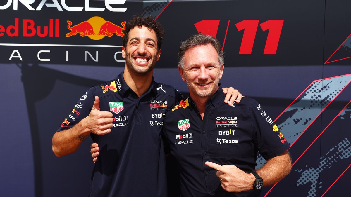 Daniel Ricciardo (po lewej) i Christian Horner