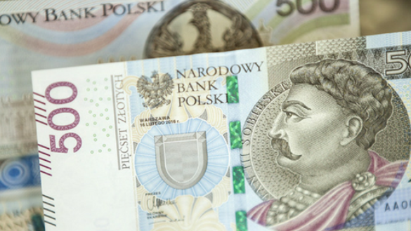 Zmiany w 500+ zapowiedział Jarosław Kaczyński. Szczegóły mają być znane w połowie miesiąca