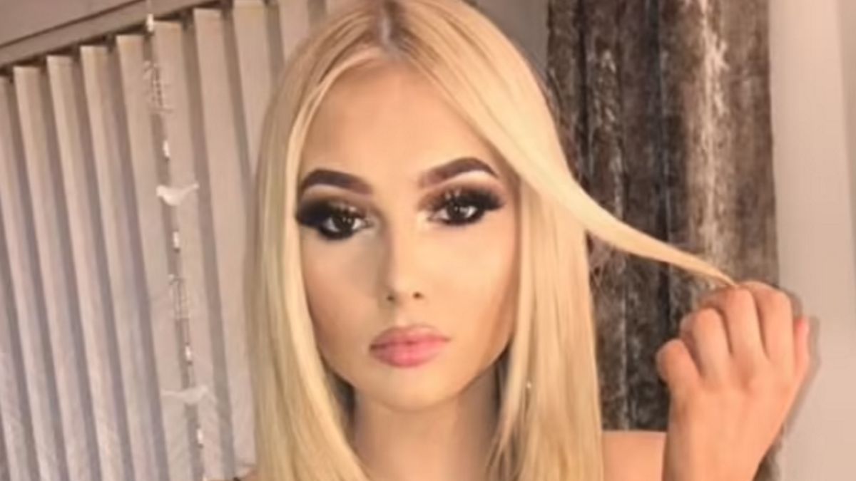 Australijka nakładała intensywny makijaż