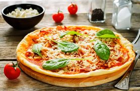 Średnia pizza z serem na cienkim cieście (Pizza Hut)