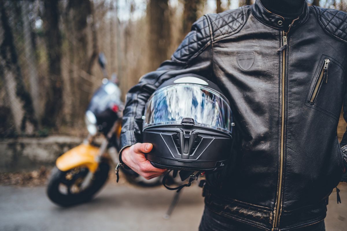 Ubranie motocyklowe powinno być zależne od tego, gdzie i kiedy jedziemy.