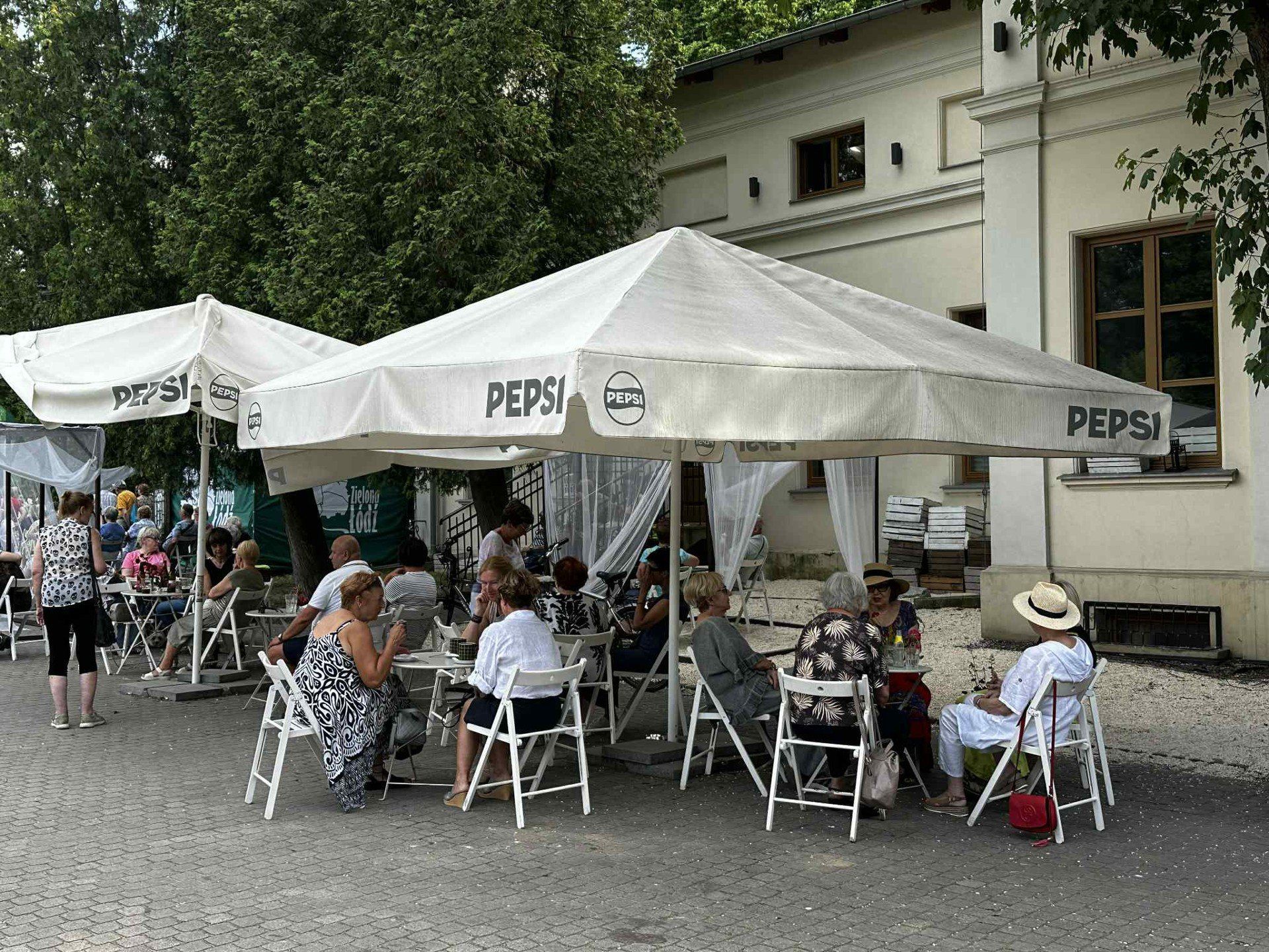 park zrodliska altanka