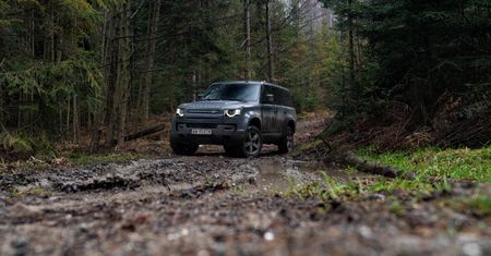 Test: Land Rover Defender 130 Outbound - zew przygody