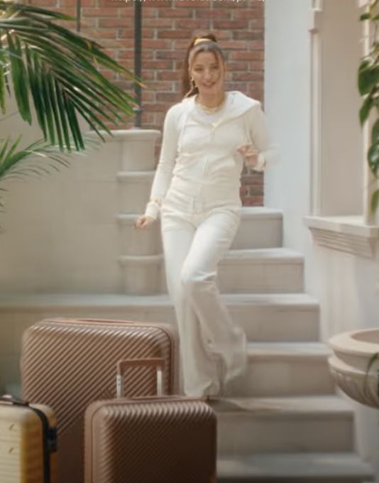Kadr z reklamy banku z Julią Wieniawą