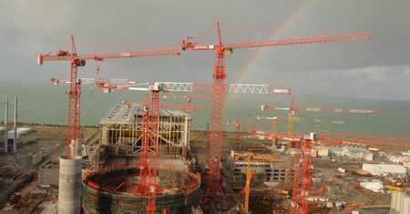 Wybuch w elektrowni atomowej we Francji. "Nie ma zagrożenia promieniowaniem"