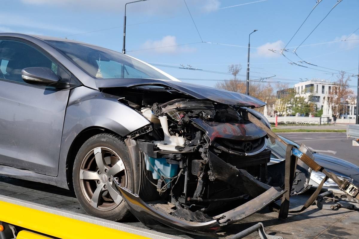 Zderzenie hyundaia z audi na rondzie Lubelskiego Lipca '80 przy Gali