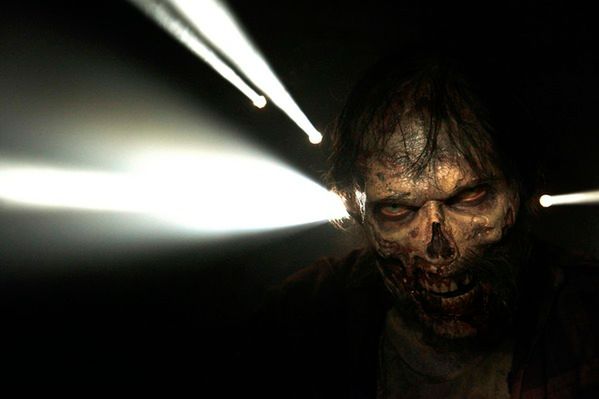 "The Walking Dead": jest już plakat drugiej części piątego sezonu