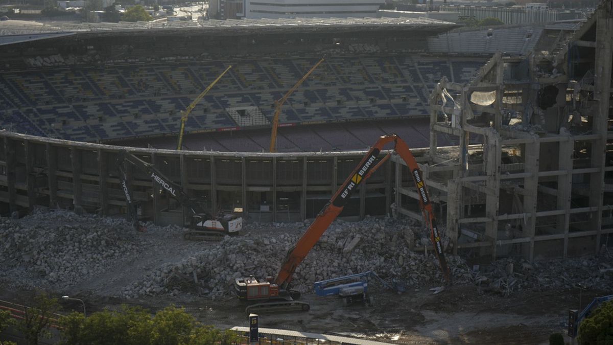 Getty Images / Ahmet Abbasi / Na zdjęciu: Camp Nou podczas przebudowy
