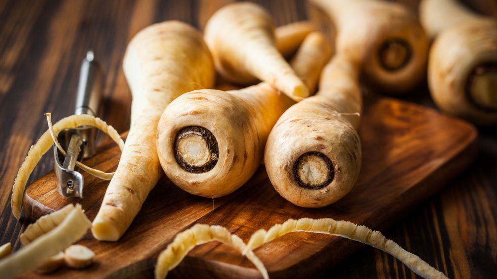 Pasternak - witaminy i mikroelementy, dobry dla jelit, dobry na serce, przeziębienie, zastosowanie w kosmetyce, zastosowanie w kuchni