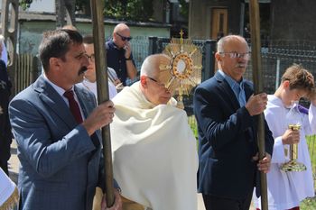 Procesja Bożego Ciała na osiedlu Grunwaldzkim w Gnieźnie