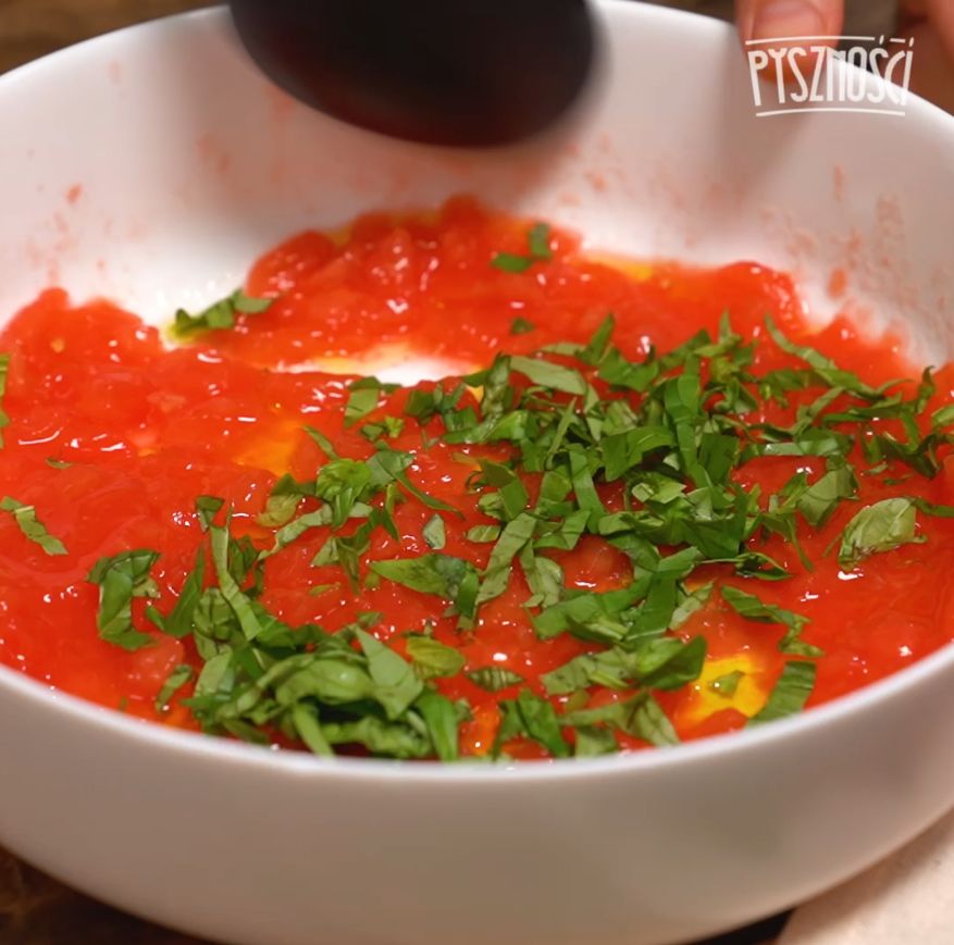 Tomato sauce without cooking