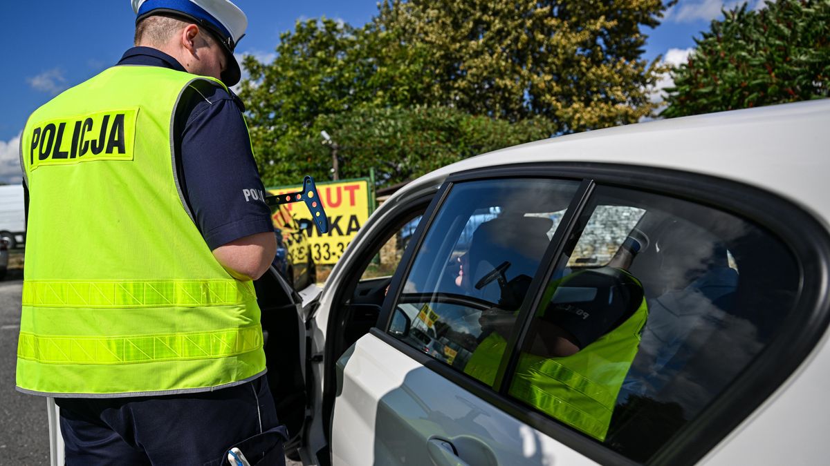 akcja ROADPOL Safety Days
Darek Delmanowicz
akcja, bezpiecze�stwo na drodze, droga, drogowy, drog�wka, europejska, kontrola, Organizacja, patrol, patrole, policja, policji, policyjna, policyjne, policyjny, przeciwdzia�anie, ROADPOL Safety Days, ruch, ulica, wypadki