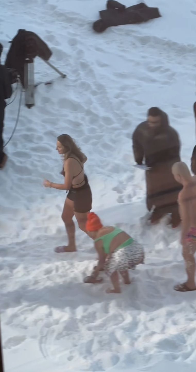 Joanna Moro zażywa kąpieli w śniegu 