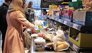 Wszystkich Świętych w sobotę: chaos zakupowy w piątek? Jakie sklepy będą otwarte?