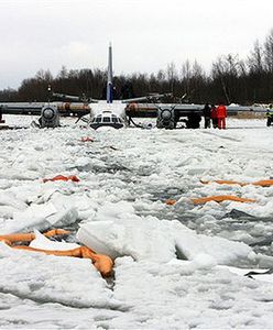 Polski samolot wyciągnięty z jeziora