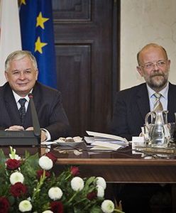 Na medialnych wpadkach Kownackiego zyskuje Kamiński