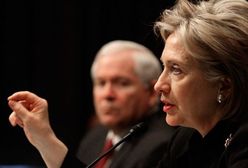 Clinton: Korea kopie sobie coraz głębszy dół