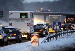 Kilkaset osób uwięzionych na autostradzie