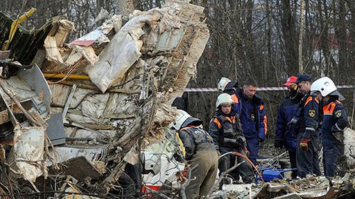 Fragment rozbitego tupolewa w Smoleńsku
