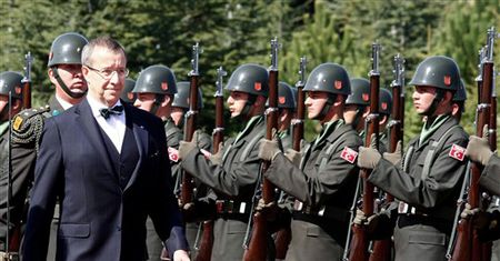Prezydent Estonii złoży kwiaty na grobie L. Kaczyńskiego