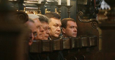 Jedni przylecieli mimo chmury pyłu, inni grali w golfa