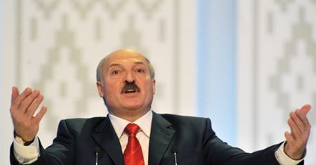 "Miał mistrzowski plan, wystawił kraj na aukcji"