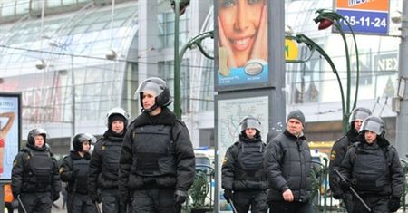 Szykowali ostrą zadymę; mieli noże i pistolety - film
