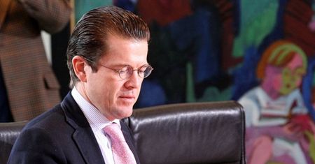 Minister polegnie przez aferę "kopiuj i wklej"?