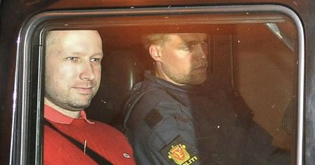 Wstrząsające rozmowy Breivika z policją podczas masakry