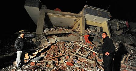 Silne wstrząsy wtórne w Turcji. Rośnie liczba ofiar