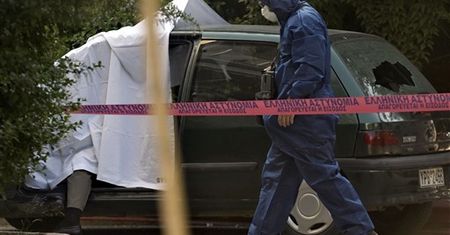 Terroryści rozstrzelali tajniaka - masakra przed domem