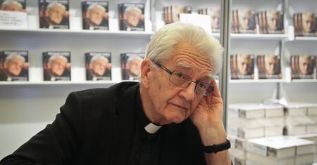 "Abonent chwilowo nieosiągalny" - ks. Boniecki o nieobecnych