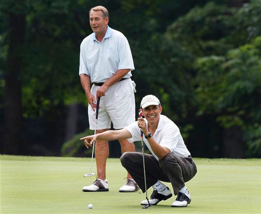 Prezydent rozstrzyga sprawy najważniejsze - przy golfie...