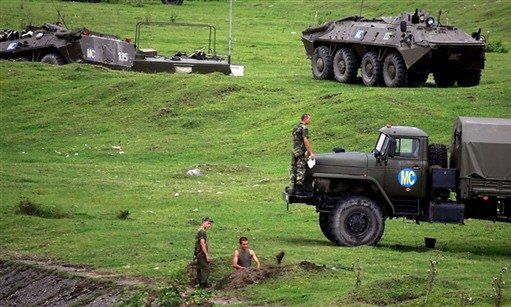 Rosjanie wciąż w Poti, Gruzja przedłuża stan wojenny